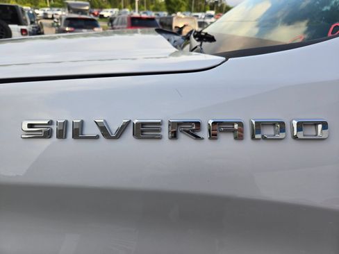 Used 2022 Chevrolet Silverado 1500 RST AWD/4WD image 37