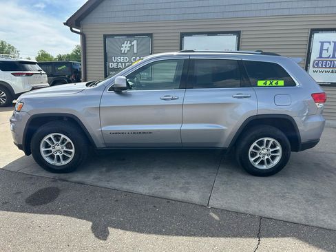 Used 2018 Jeep Grand Cherokee Laredo AWD/4WD image 8