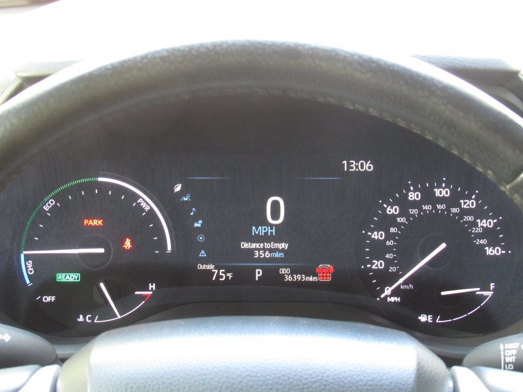 Certified 2025 Toyota Sienna XLE FWD image 26