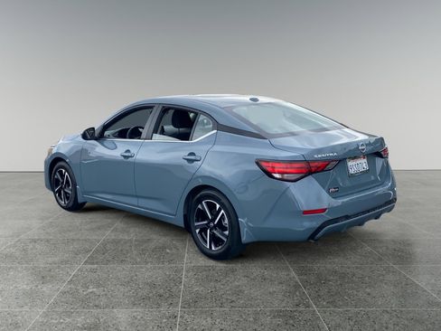Used 2025 Nissan Sentra SV image 3