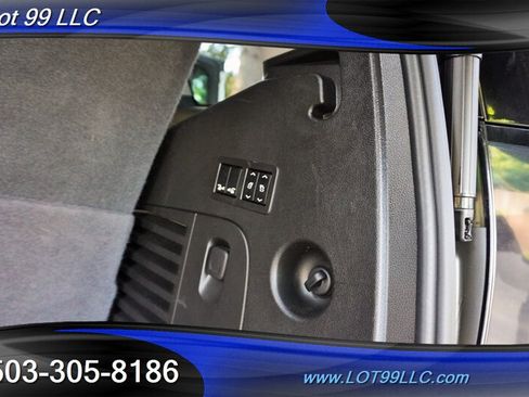 Used 2016 GMC Yukon SLT w/ Open Road Package AWD/4WD image 36