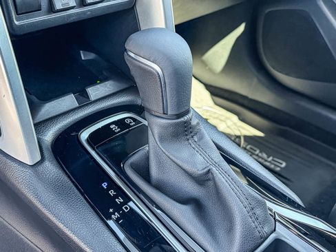 Used 2024 Toyota Corolla Cross XLE w/ Convenience Package image 19