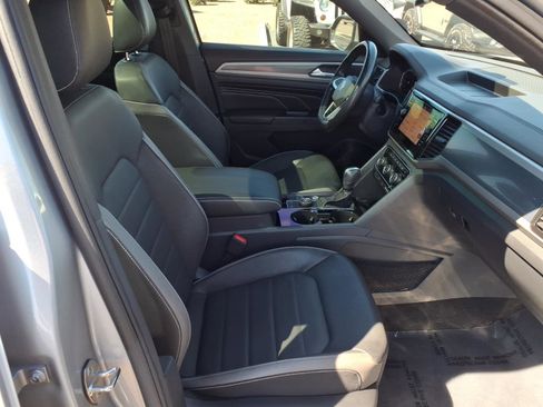 Certified 2020 Volkswagen Atlas Cross Sport SEL Premium image 10