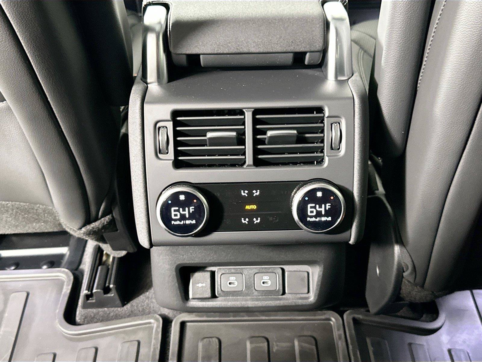 Certified 2025 Land Rover Discovery Dynamic SE AWD/4WD image 27