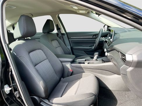 Used 2025 Nissan Altima 2.5 S image 26