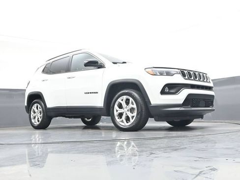 Used 2024 Jeep Compass Latitude AWD/4WD image 31