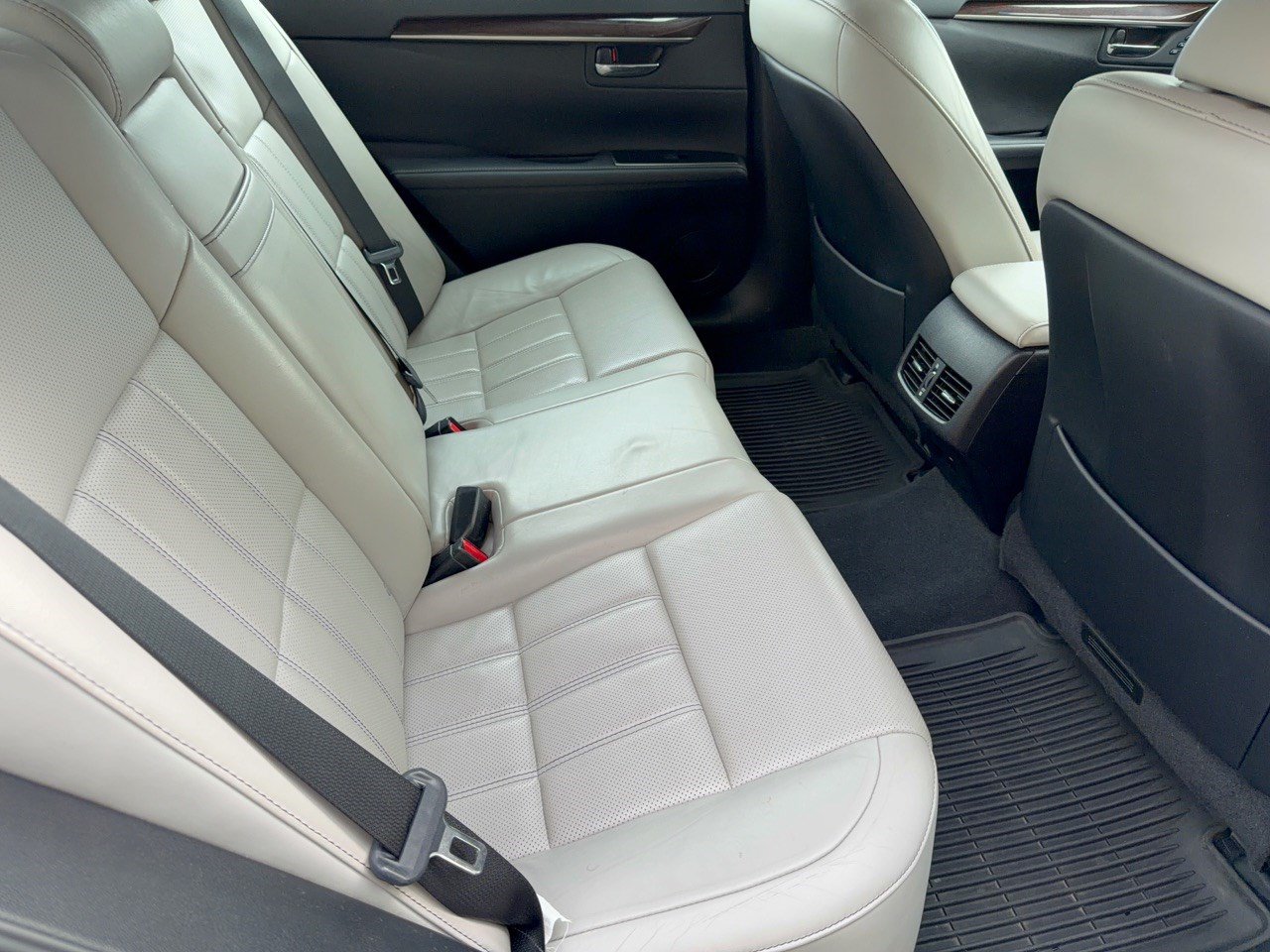 Used 2016 Lexus ES 350 w/ Luxury Package w/Wood Trim FWD image 29