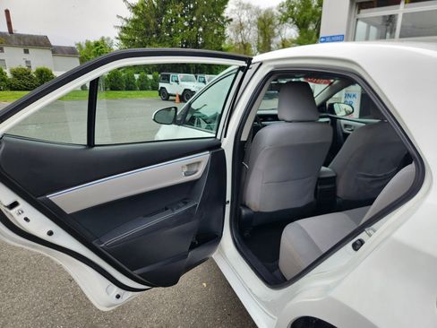 Used 2014 Toyota Corolla LE FWD image 35
