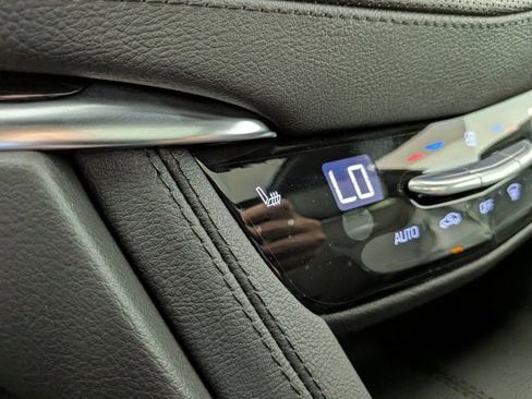 New 2025 Cadillac XT5 Premium Luxury image 9