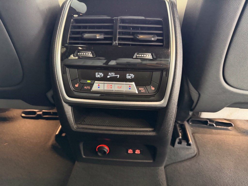 Used 2025 BMW X5 xDrive40i w/ M Sport Package AWD/4WD image 31