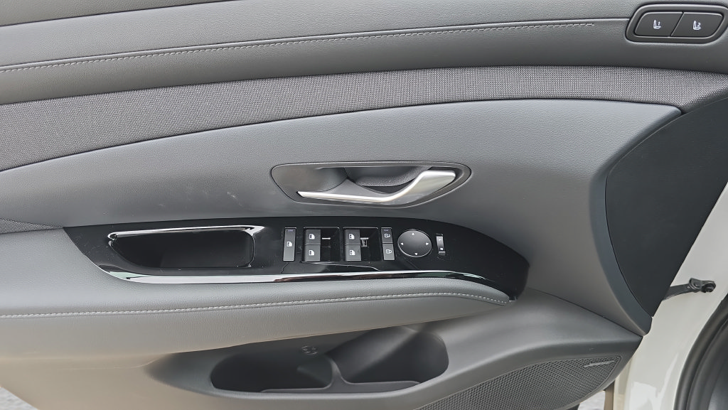 New 2026 Hyundai Tucson Limited AWD/4WD image 15