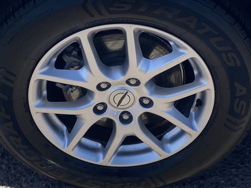 Used 2024 Chrysler Pacifica Touring-L FWD image 8