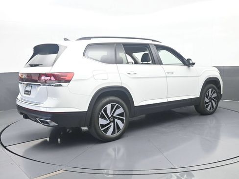 Used 2024 Volkswagen Atlas SE FWD image 6