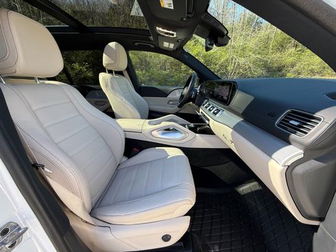 Used 2025 Mercedes-Benz GLS 450 4MATIC image 17