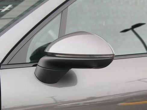 Certified 2025 Porsche Cayenne image 14