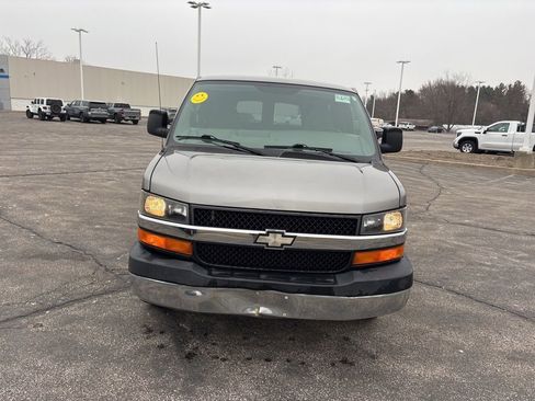 Used 2008 Chevrolet Express 1500 AWD Passenger w/ LT Preferred Equipment Group image 2