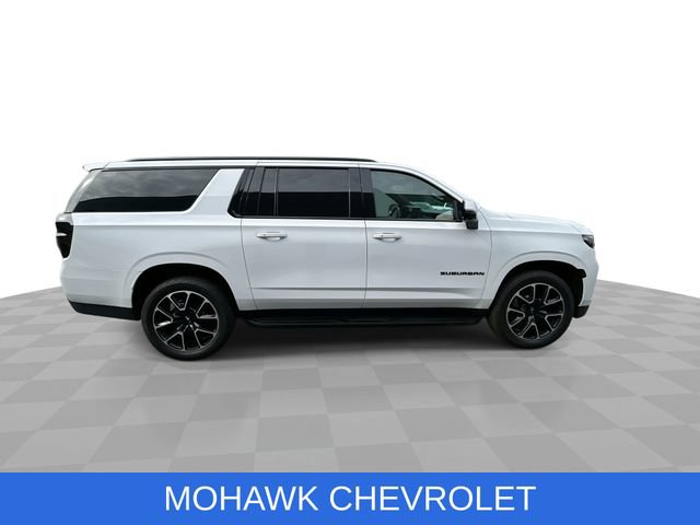 Certified 2022 Chevrolet Suburban RST w/ Luxury Package AWD/4WD image 9
