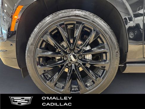 Certified 2025 Cadillac Escalade Sport Platinum w/ LPO, ONYX Package image 9