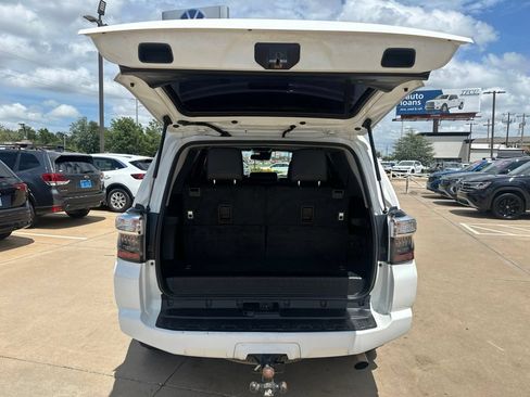 Used 2020 Toyota 4Runner SR5 Premium w/ Moonroof Package RWD image 14