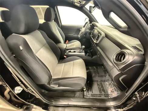 Used 2021 Toyota Tacoma TRD Off-Road image 17