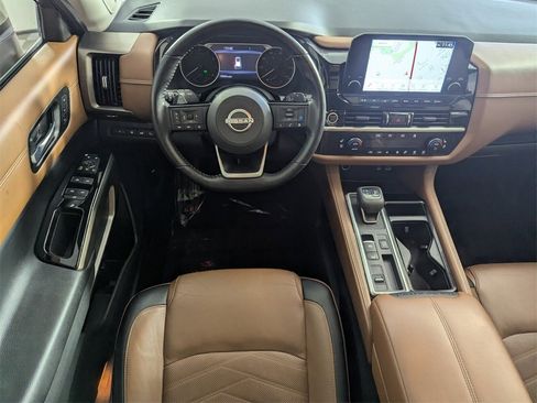 Used 2022 Nissan Pathfinder Platinum w/ Cargo Package image 14