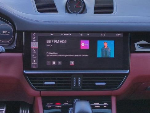 Used 2020 Porsche Cayenne S image 16