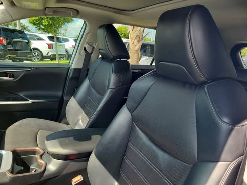 Used 2019 Toyota RAV4 Limited w/ Cold Weather Package FWD image 23