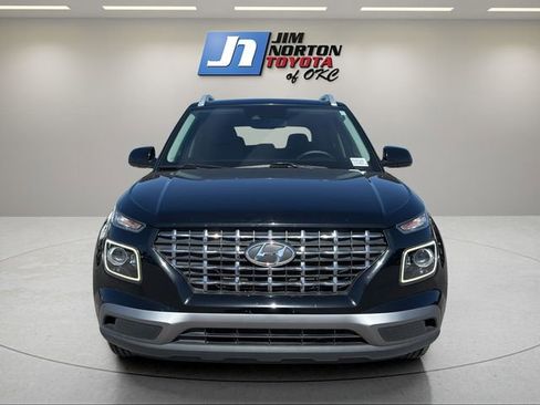 Used 2020 Hyundai Venue SEL w/ Convenience + Premium Package FWD image 2