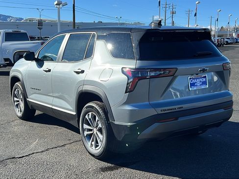 New 2026 Chevrolet Equinox LT w/ Convenience Package II image 7