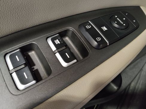 Used 2017 Kia Optima LX FWD image 27