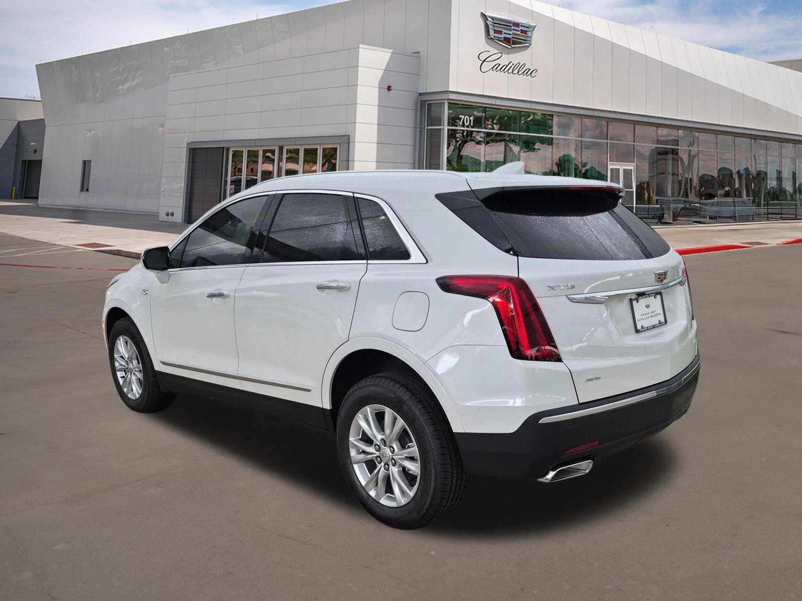 New 2026 Cadillac XT5 Luxury w/ LPO, Floor Liner Package AWD/4WD image 4