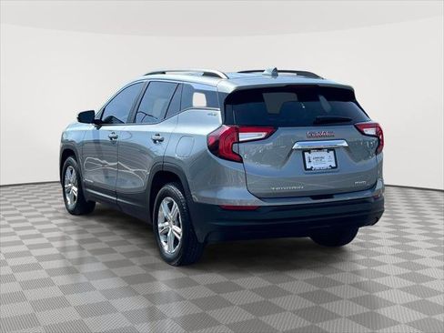 Used 2023 GMC Terrain SLE w/ Driver Convenience Package image 5
