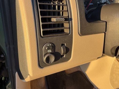 Used 2005 Chevrolet Equinox LT w/ Preferred Equipment Group AWD/4WD image 14