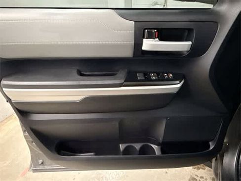 Used 2014 Toyota Tundra Limited w/ Limited Premium Package image 16
