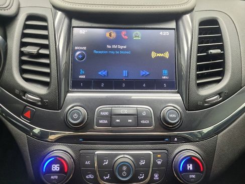 Used 2014 Chevrolet Impala LT w/ Convenience Package image 25