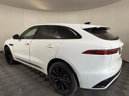 Used 2025 Jaguar F-PACE R-Dynamic S image 5