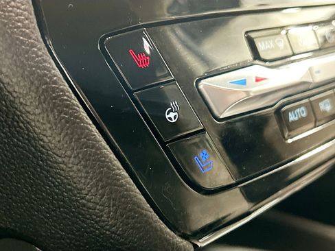 Used 2022 Ford Explorer Limited w/ Equipment Group 301A image 21