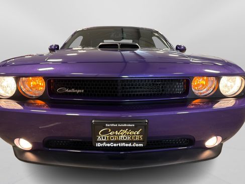 Used 2014 Dodge Challenger R/T RWD image 10
