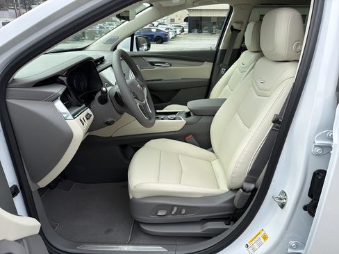 New 2026 Cadillac XT5 Premium Luxury w/ Driver Assist Package image 10