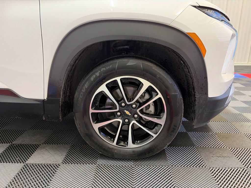 Used 2025 Chevrolet TrailBlazer LT AWD/4WD image 25