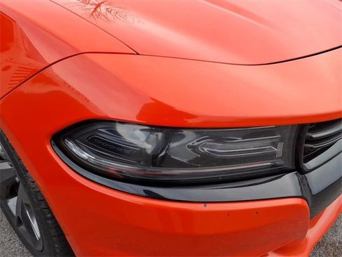 Used 2017 Dodge Charger R/T w/ Plus Group image 3