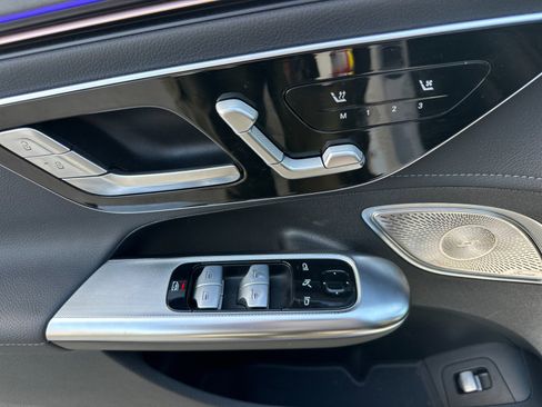 Used 2023 Mercedes-Benz EQE 500 4MATIC Sedan image 12