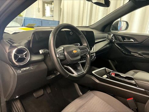 Used 2025 Chevrolet Equinox LT image 8