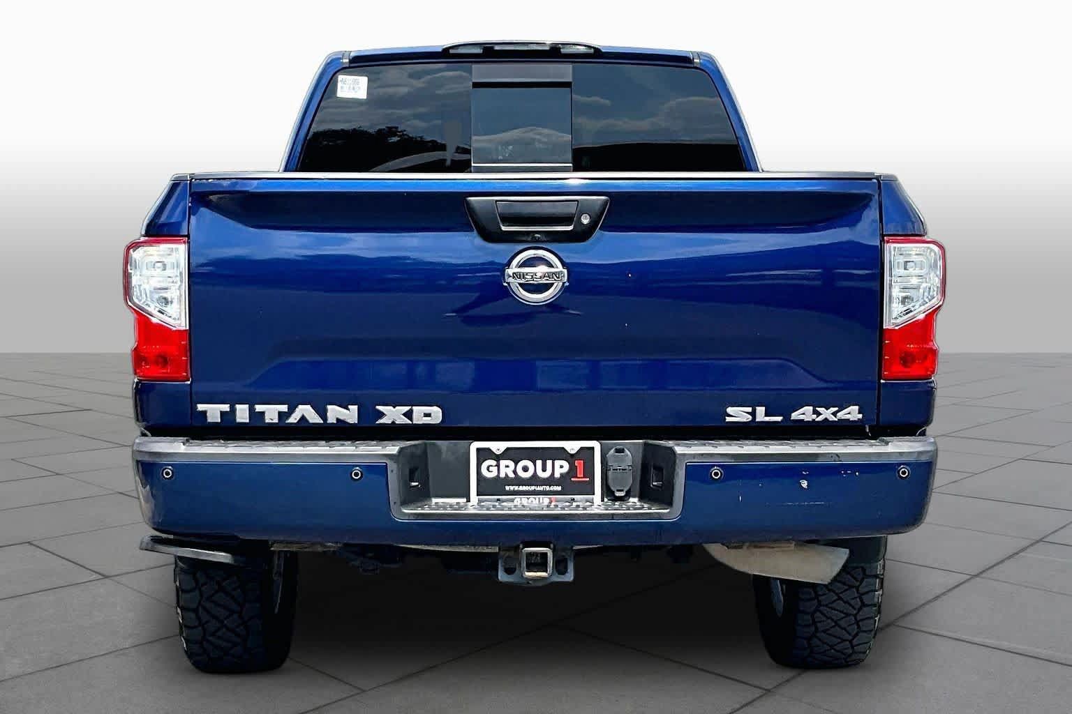 Used 2017 Nissan Titan SL AWD/4WD image 5