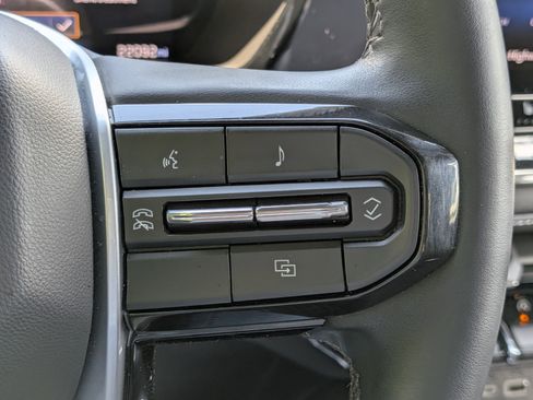 Used 2024 Chevrolet Colorado LT w/ LT Convenience Package II RWD image 24