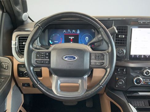 Used 2023 Ford F250 Lariat w/ Lariat Ultimate Package AWD/4WD image 10