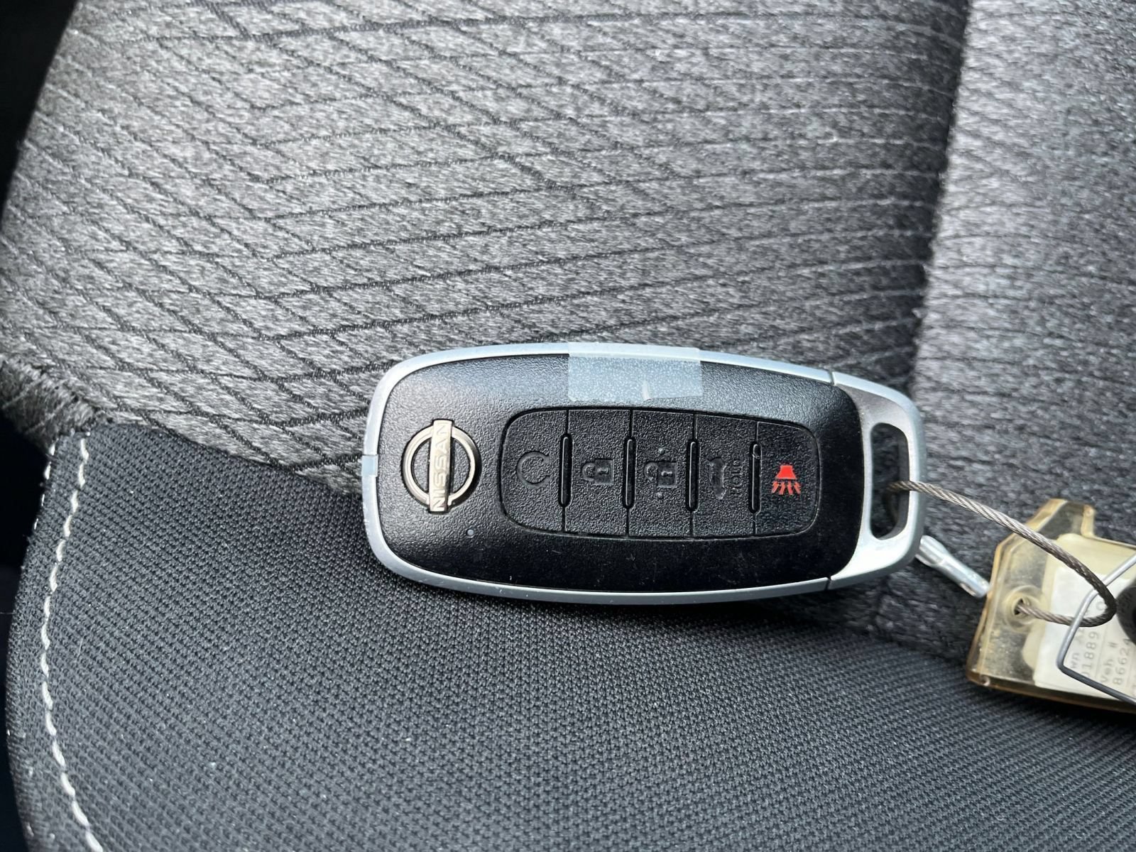 Used 2025 Nissan Rogue SV AWD/4WD image 24