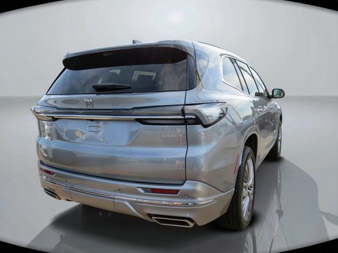 Used 2025 Buick Enclave Avenir w/ Super Cruise Package AWD/4WD image 6