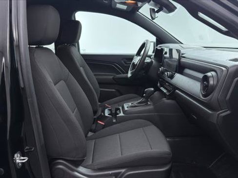 Used 2023 Chevrolet Colorado W/T RWD image 22
