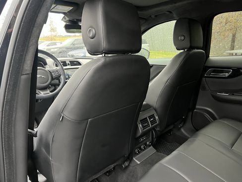 Used 2019 Jaguar F-PACE Premium image 35
